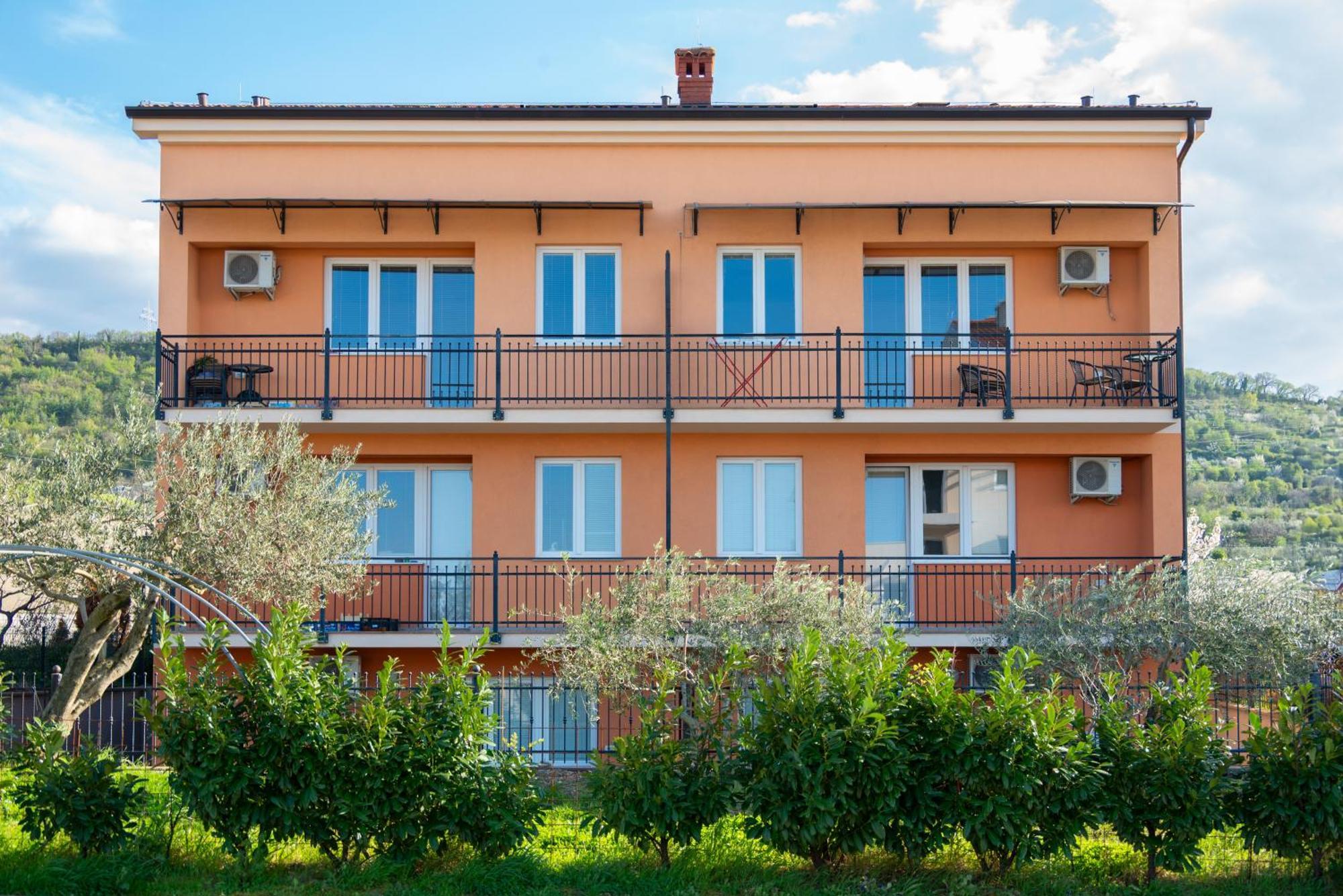 The Orange House Apartment Izola Bagian luar foto